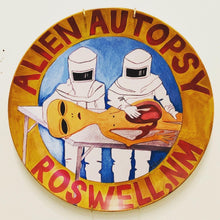 Load image into Gallery viewer, Commemorative Plates Based On Conspiracy Theories